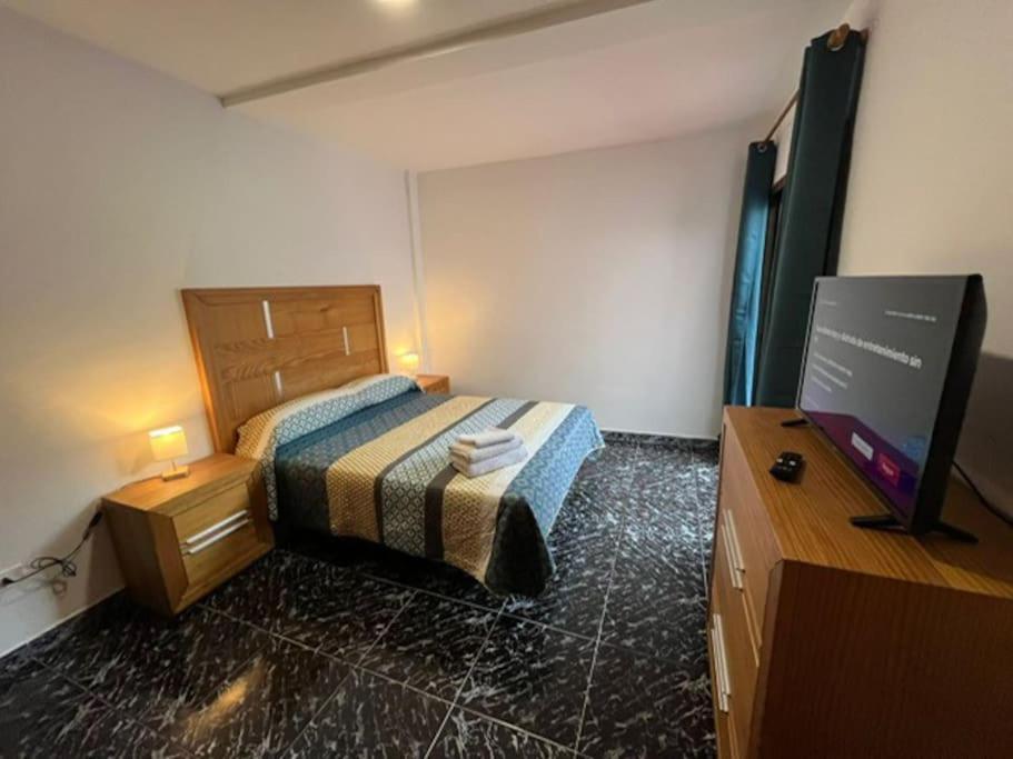 Апартаменты 3 Dormitorios. Terraza. Bus Stop *